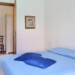 Casa Azalea לואינו